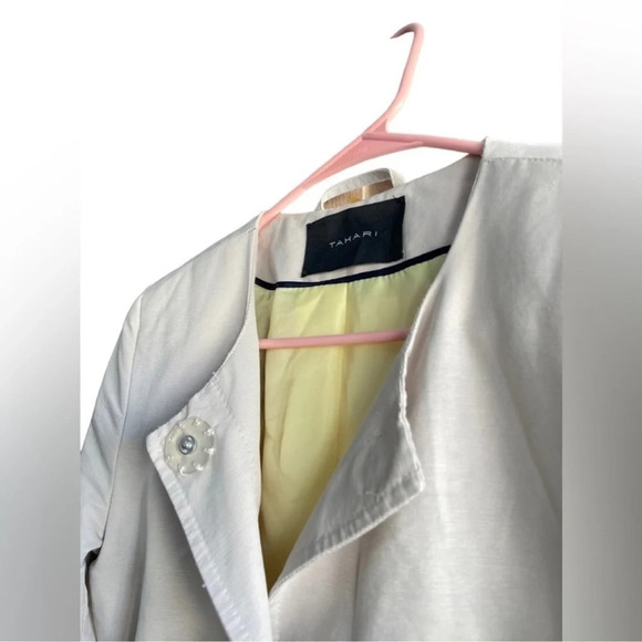 TAHARI Tahari Marisol Colorblock Collarless Coat in Lemon
Orchard - Picture 4 of 11